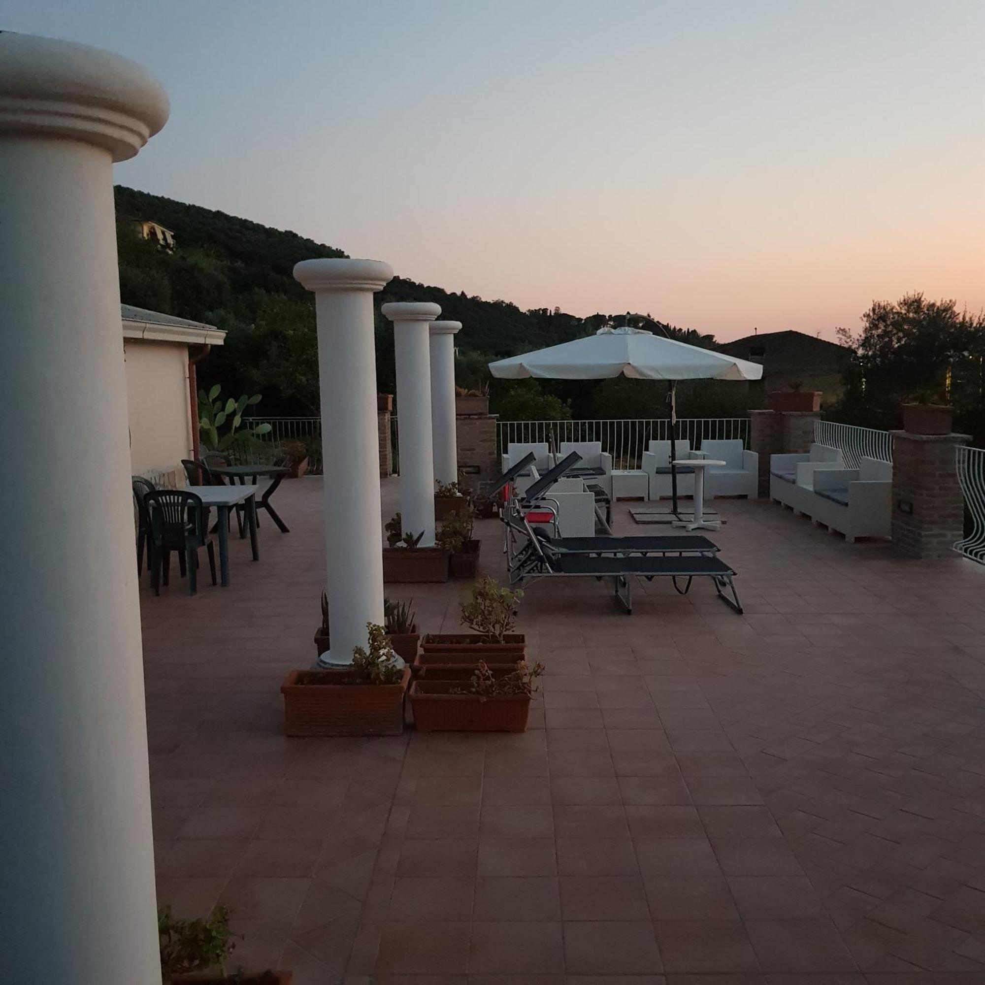 Villa Capri Fondi Exteriör bild
